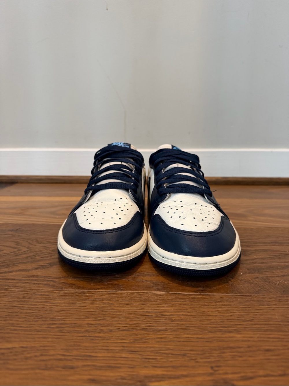 Jordan 1 Low OG - Picture 3 of 6